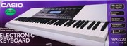 синтезатор CASIO WK-220 с фирменной обучающей системой